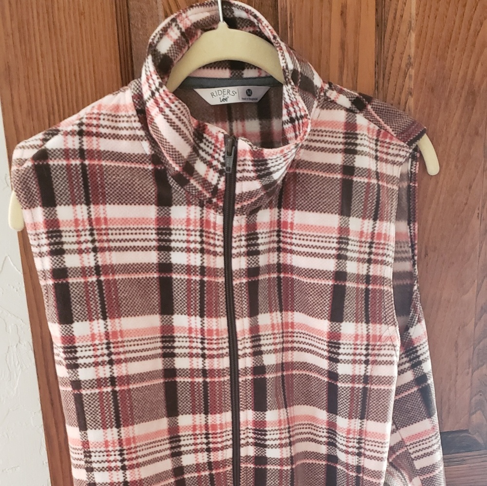 Vest - Picture 2 of 2